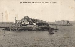 CPA Rade de Morlaix l'Ile et le chateau du Taureau 
