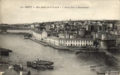 CPA Brest Rive droit de la Penfeld l'avant Port et Recouvrance 