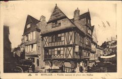 CPA Morlaix Vieille maison et place des Halles 