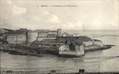 CPA Brest le chateau et le Semaphore 
