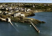 CPSM Le Conquet Finistere hotel Ste Barbe et Cale du Canot de Sauvetage 