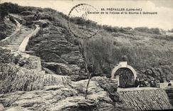 CPA Prefailles Loire Inf l'Escalier de la Falaise et la Source à Quirouard 