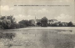 CPA La Meilleraye de Bretagne Loire Inf vue générale de l'abbaye