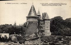 CPA Pornic Loir Inf le chateau au pied a gauche la Croix des huguenots elevee par les Calvinistes et