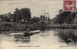 CPA Moret sur Loing Le Donjon barque rivière