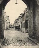 CPA Moret La Grande rue vue prise de la porte de Sannois 