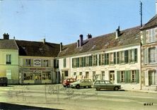 CPSM Jouy le Chatel (Seine et Marne) L'Hotel de Ville