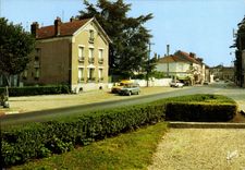 CPSM Gretz Armainvilliers Rue de Pairs