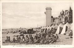 CPA Les Sables d'Olonne (Vendee) La Plage pres du Phare Rouge