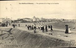 CPA Les Sables d'Olonne Vue generale de la Plage et du Remblai