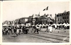 CPA Les Sables d'Olonne (Vendee) (jeux sur la plage)