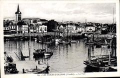 CPA Les Sables d'Olonne (Vendee) Le Port