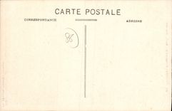 CPA Poitiers Monument aux Morts