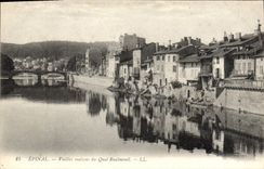 CPA Epinal Vieilles maisons du Quai Rualmenil 