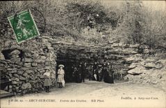 CPA Arcy sur Cure Entree des Grottes 