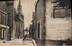 CPA St Julien du Sault Rue de la Liber et la pierre de la Bastille 