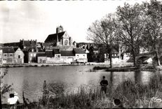 CPA Villeneuve sur Yonne Bords de l'Yonne 