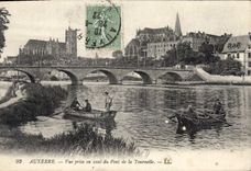 CPA Auxerre Vue prise en aval du pont de la Tournelle 