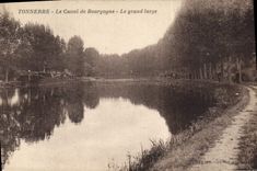 CPA Tonnerre Le Canal de Bourgogne Le Grand large 