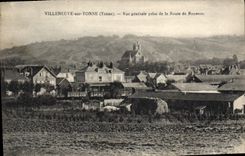 CPA Villeneuve sur Yonne Yonne vue generale prise de la Route de Rousson 