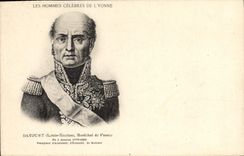 CPA Les Hommes Celebres de L'Yonne 