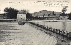 CPA Villeneuve sur Yonne Le Barrage au fond la Cote Sainte Martin 