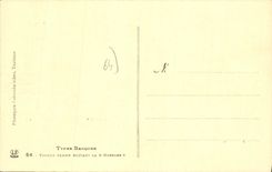 CPA Vieille Femme Portant la Hernade