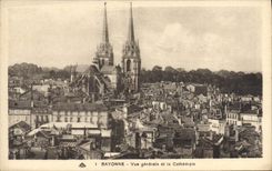 CPA Bayonne vue generale et la Cathedrale 