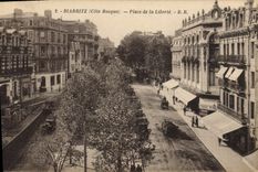 CPA Biarritz Cote Basque Place de la Liberte B R 