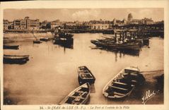 CPA St Jean de Luz Basses Pyrenees le Port et l'entree de la Ville 