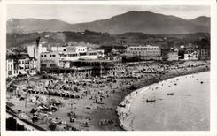 CPA St Jean de Luz vue d'ensemble de la Plage 