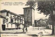 CPA Ascain BP Place de L'Eglise Hotel de la Rhine ou Pierre Loti s'inspira et ecrivit l'idylle Ramun
