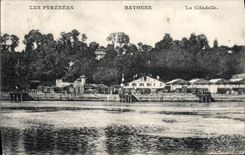 CPA Les Pyrenees Bayonne La Citadelle 