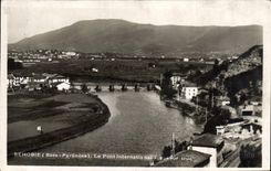 CPA Behobie Basses Pyrenees le Pont International vue sur Irun 