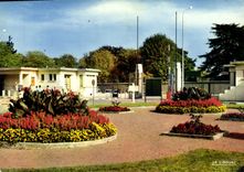 CPSM LYON hôpital militaire Desgenettes entrée et jardin