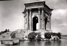 CPSM MONTPELLIER château d'eau du jardin du Peyrou