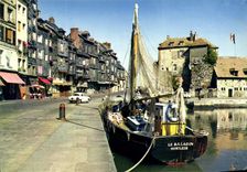 CPSM HONFLEUR les quais et la lieutenance