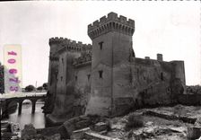 CPM Tarascon Le Chateau Du Roy Rene