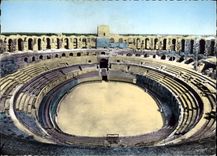 CPM Arles Vue d'ensemble sur l'interieur des Arenes