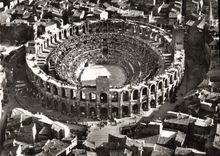 CPM Paysages de Provence Arles Les Arenes