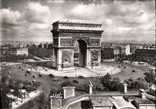 CPM Paris En Flanant L'Arc De Triomphe Et Place De I'Etoile