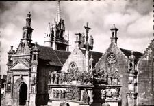 CPSM Guimiliau Le Calvaire et l'Eglise 