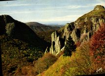 CPSM En Auvergne Les Roches Tuiliere et Sanadoire 