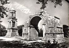 CPSM Paysages De Provence Les Antiques A Saint Remy L'Arc De Triomphe Et Le Mausolee