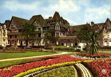 CPSM La Cote Fleurie Cabourg Calvados Le Normandie Hotel 