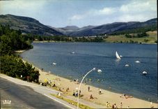 CPSM Ardeche Pittoresque La Plage du Lac d'Issarles 