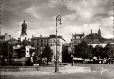 CPSM Le Puy Haute Loire Place du Breuil fontaine crozatier 