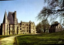 CPSM Le Fontaine Henry Calvados Le Chateau Renaisance et la Chapelle 