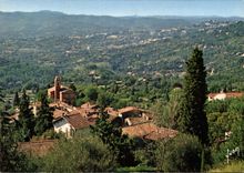 CPSM La Cote d'Azur Magagnosc A M le Vieux village et au fond la ville de Grasse 