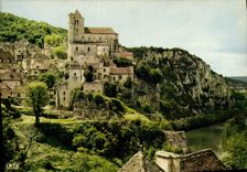 CPSM Saint Cirq Lapopie Lot Premier village de France Village du Moyen Age accroche sur son roc au d